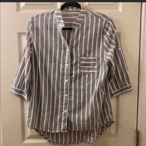White and gray short/mid sleeve button up shirt